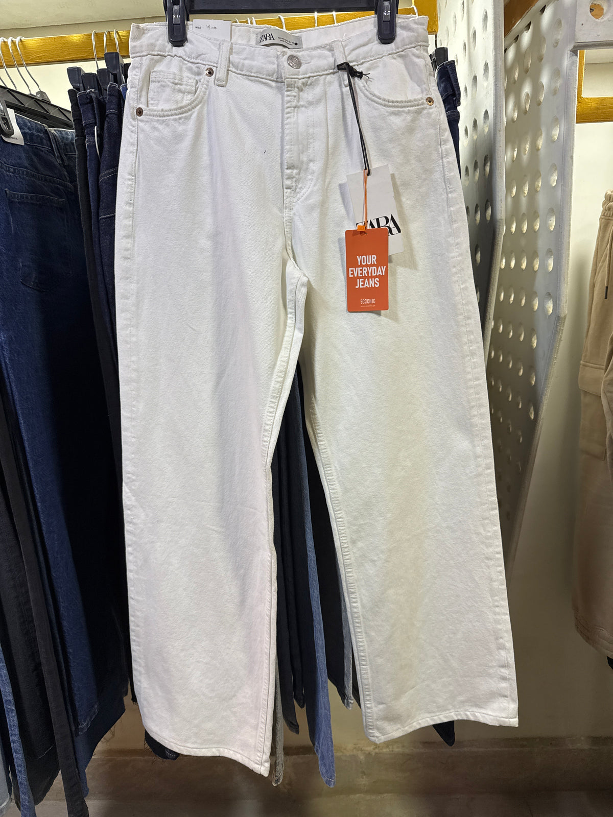 zWOMEN FULL LENGTH TRF MID-RISE WIDE LEG JEANS- ZARA